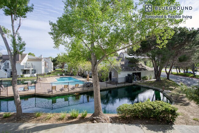 Foto del edificio - 601 Bobstay Ln