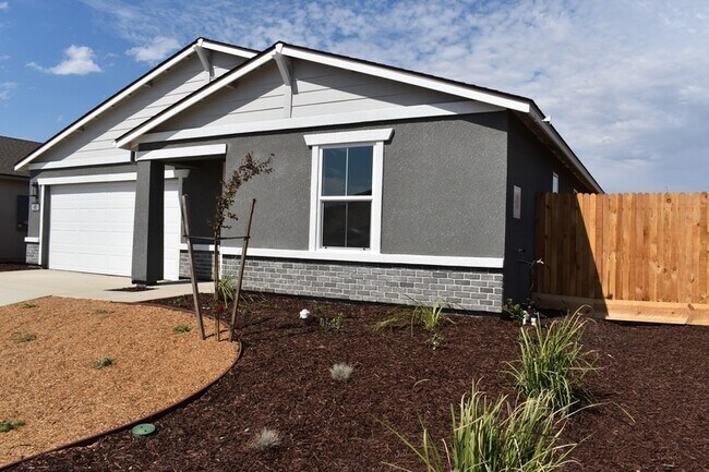 Photo - 685 Marshall Ln House