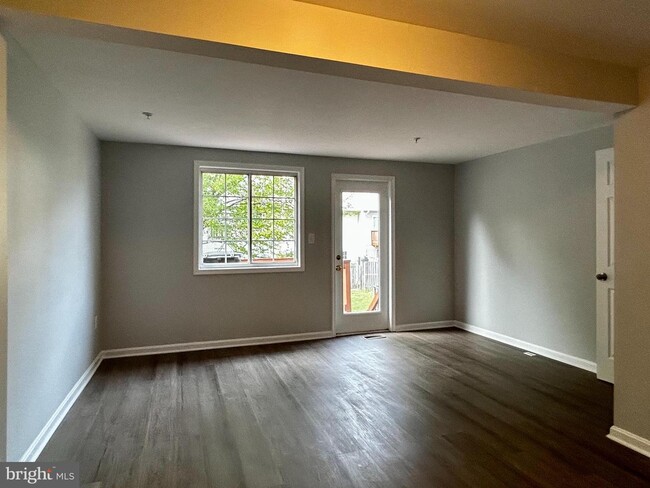Building Photo - 4340 Regalwood Terrace