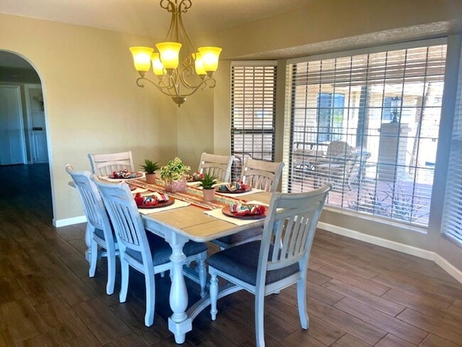 Building Photo - Golf Course Pool Home with 4 Bedrooms!