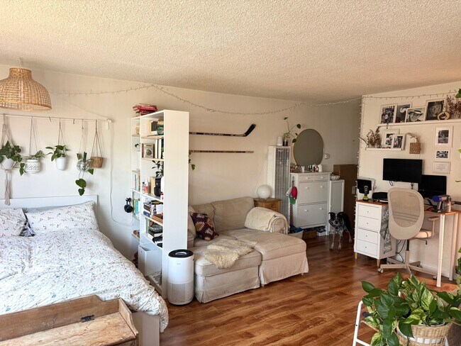 Foto del edificio - 4747 S Centinela Ave
