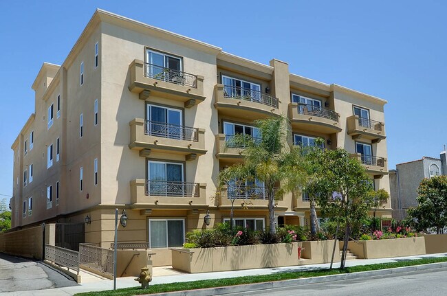 Building Photo - 1530 S Centinela Ave