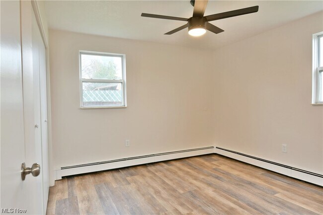 Foto del edificio - 560 Gladys St SE
