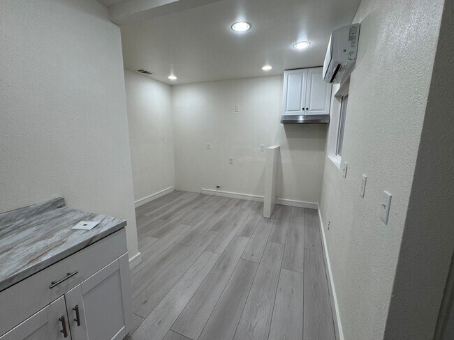 Foto del edificio - 8702 Stewart and Gray Rd