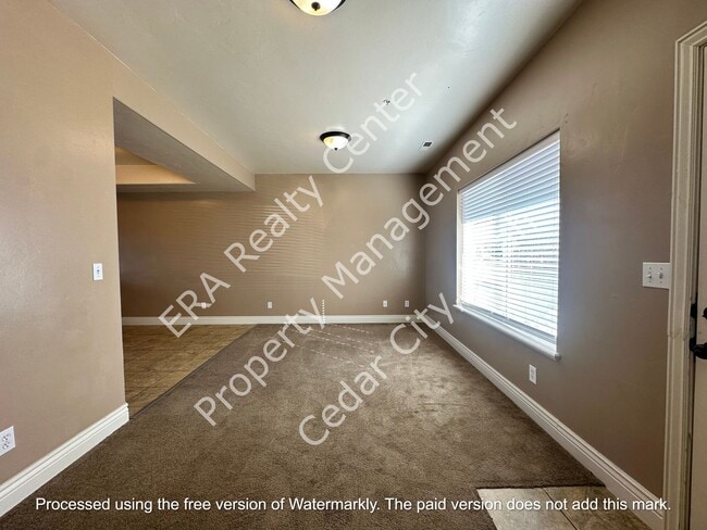 Building Photo - 576 W 1045 N