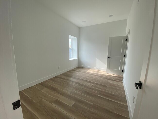 Foto del edificio - 2826 Salmon St