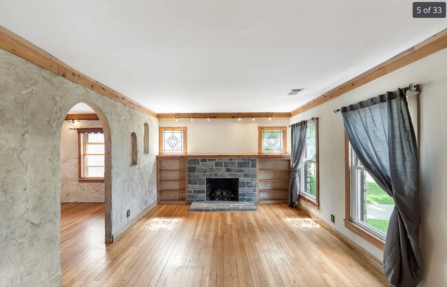 Foto del edificio - Stunning 4-bedroom, 2-bathroom Home