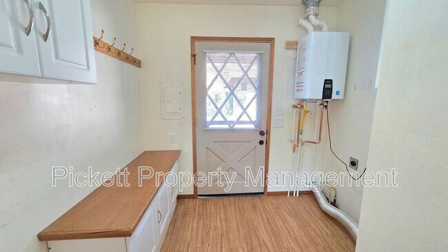 Foto del edificio - 8671 Silverdale Way NW