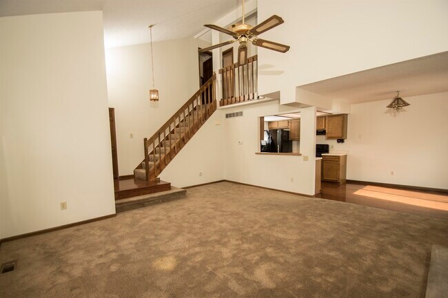 Foto del edificio - 6228 Sawmill Woods Dr