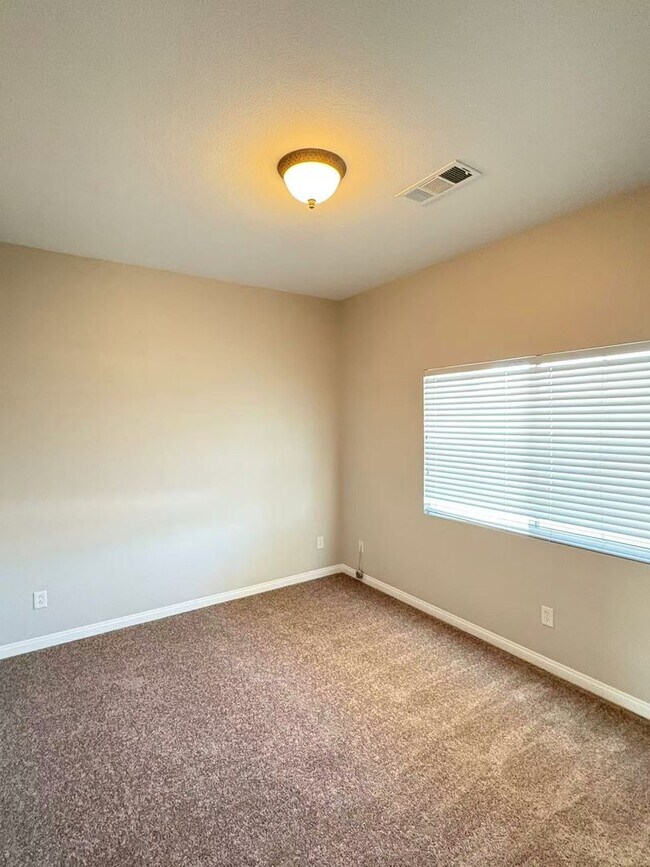 Foto del edificio - 6675 Coronado Crest Ave