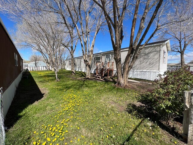 Foto del edificio - 2 Bedroom 2 Bath Updated Mobile Home in Cl...