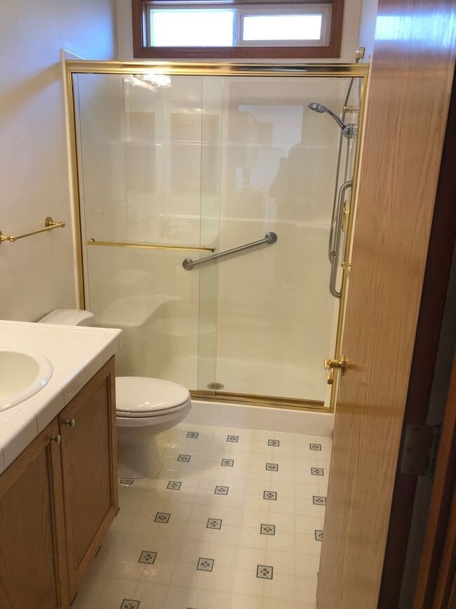 Foto del edificio - 3328 Lake Glenn Dr