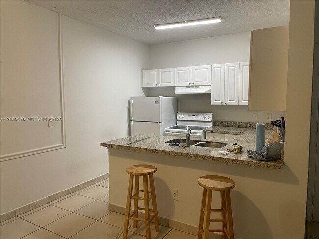 Foto del edificio - 18304 NW 68th Ave