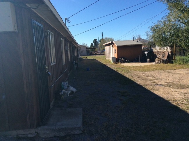 Foto del edificio - 1511 Roadrunner Ln