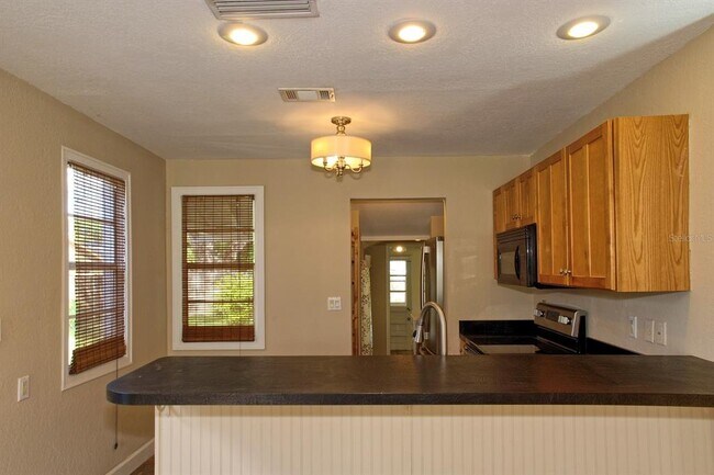 Building Photo - 1315 E Marks St