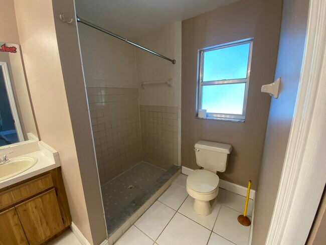 Building Photo - 14050 Ithaca Way