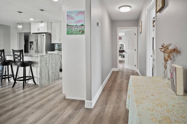 Foto del edificio - 4 Bed | 2.5 Bath Home in Spring Valley with Detached Office Suite!
