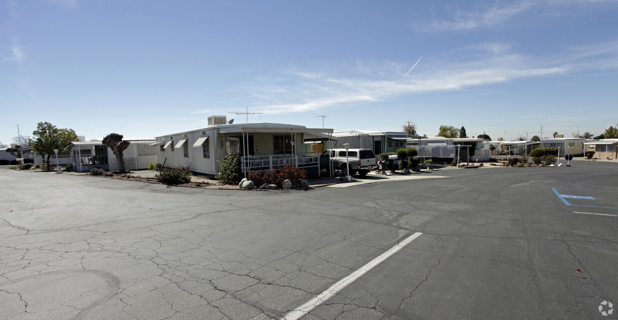 Foto del edificio - 12874 California St