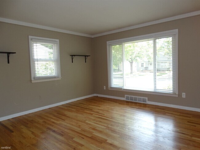 Foto del edificio - 3 br, 1 bath House - 1319 Amelia Street