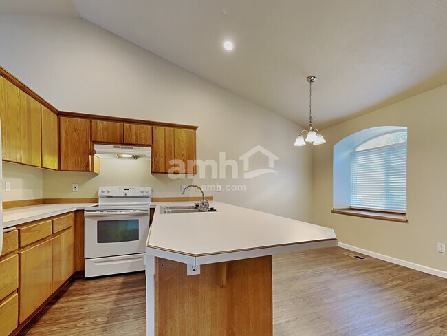 Foto del edificio - 641 NW Meadows Dr