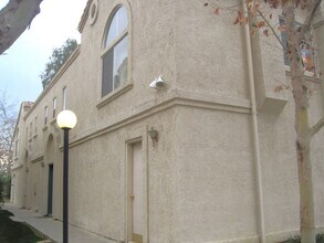 Building Photo - 2538 Sundial Dr