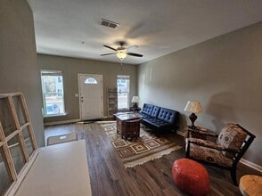 Building Photo - 2245 Del Carmel Way