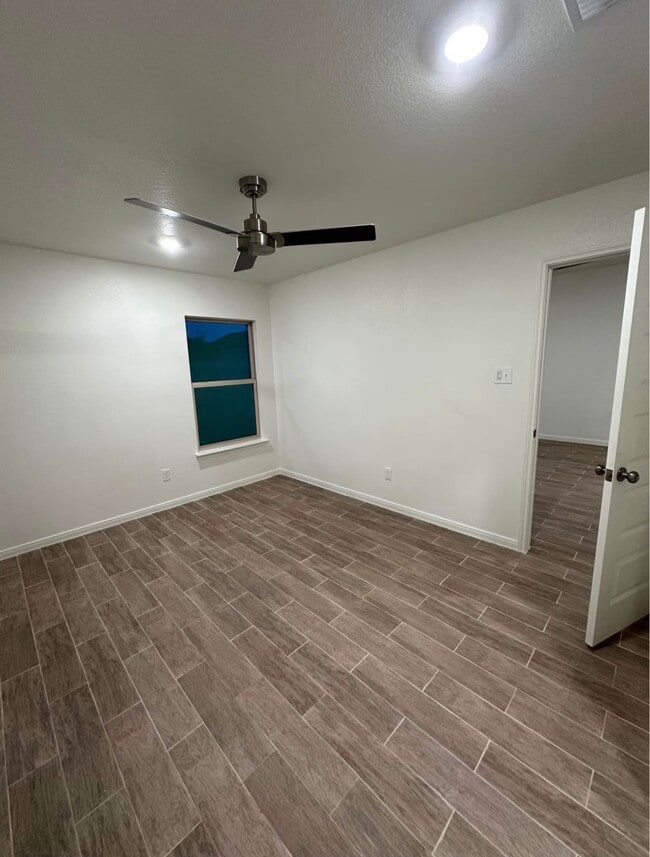 Building Photo - 901 Switchgrass Dr