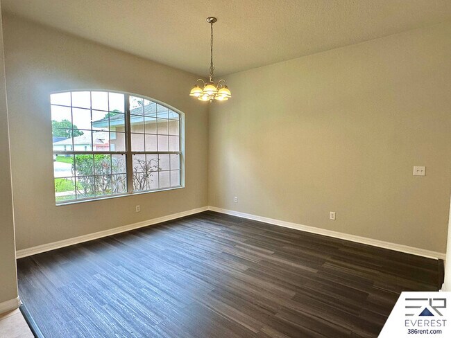 Foto del edificio - 7 Waywell Pl