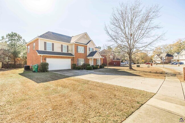 Foto del edificio - 104 Rosales Dr