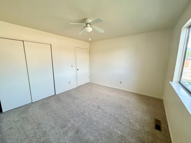 Building Photo - 1183 Town House Cir