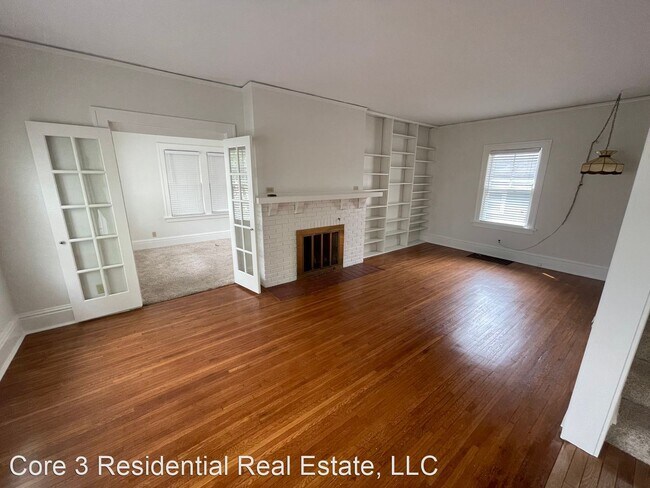 Building Photo - 3 br, 2.5 bath House - 1701 E. Washington