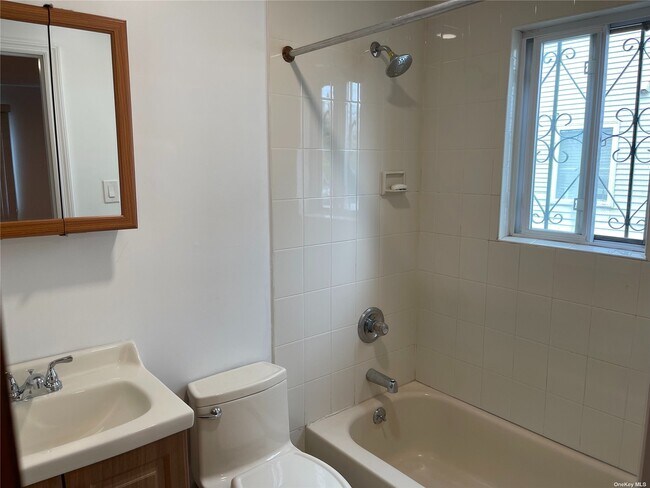 Building Photo - 29-31-31 Martin Ct