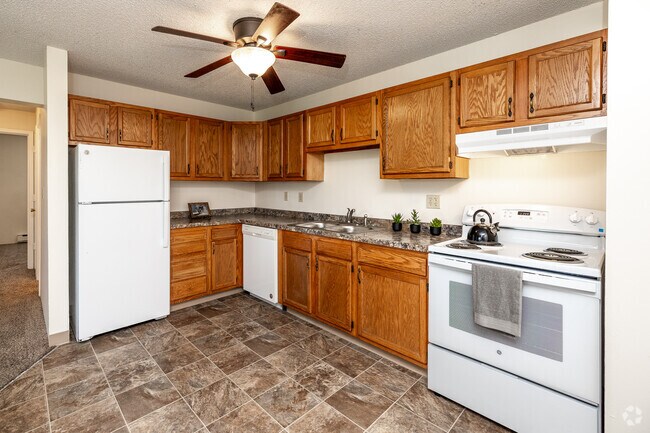 2BR, 1BA - 850SF - Kitchen - Park Ridge Apartments