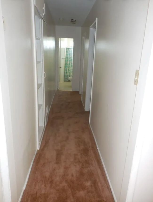 Foto del edificio - 5937 Burchard Ave