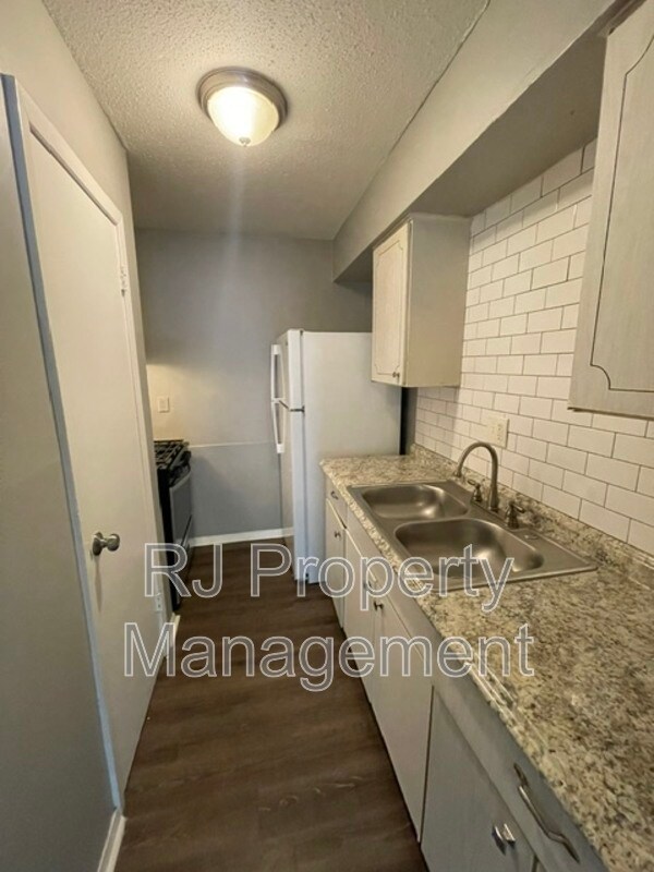 Building Photo - 605 Patterson St