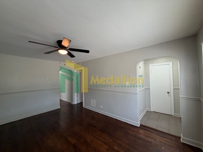 Foto del edificio - 12430 S Wentworth Ave