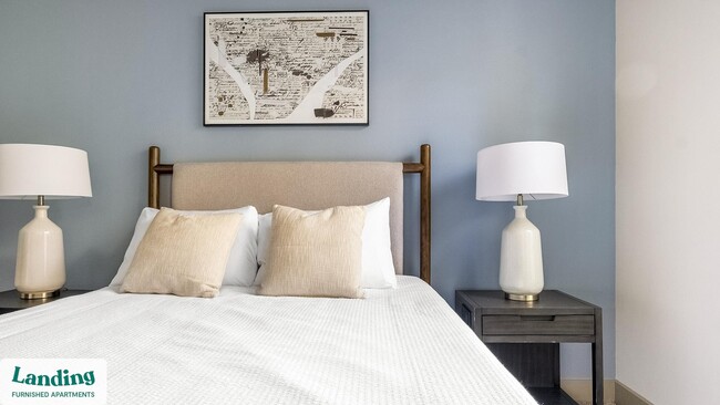 Building Photo - 2626 Fountain View Dr