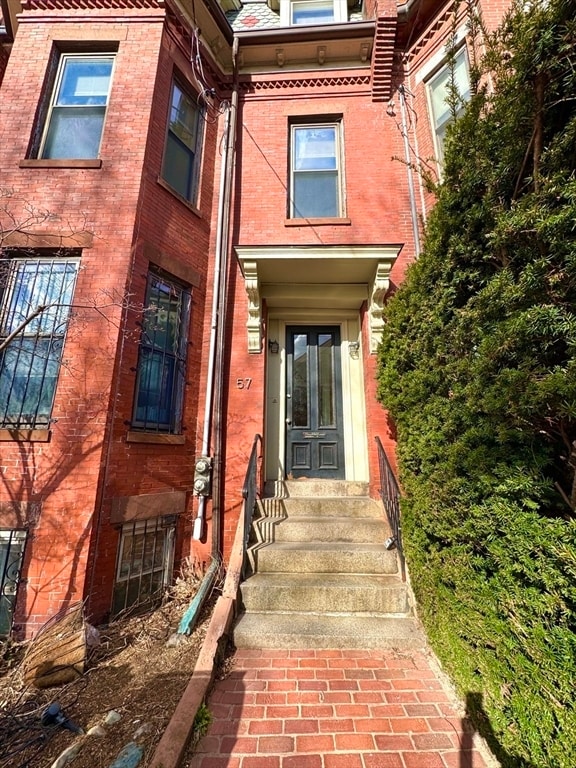 Building Photo - 57 Fort Ave