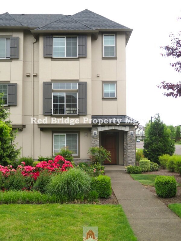 Building Photo - 28500 SW Villebois Dr N