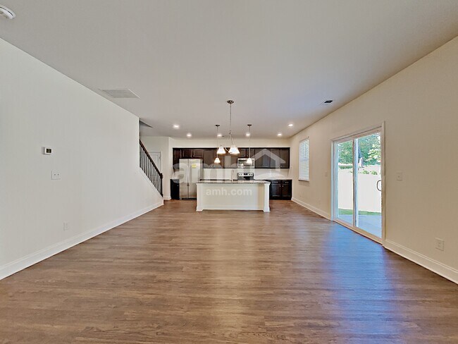 Foto del edificio - 124 Lindridge Dr