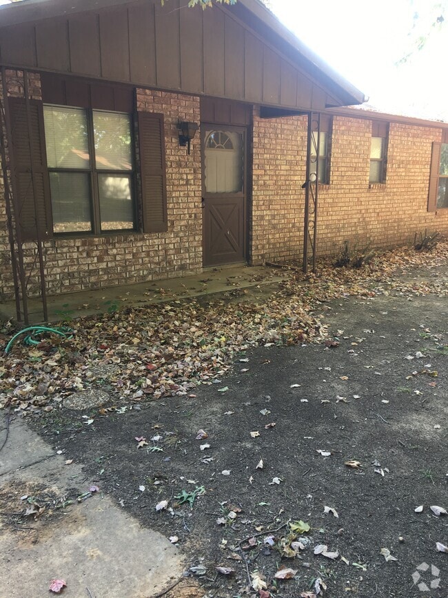 Fiesta Park Apartments under 500 Fayetteville, AR 2 Rentals