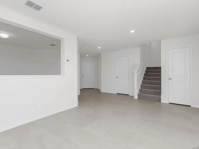 Foto del edificio - Modern Comfort Meets Style in Mariposa Manor