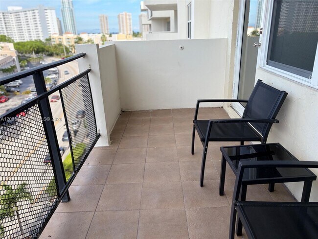 Foto del edificio - 401 Golden Isles Dr