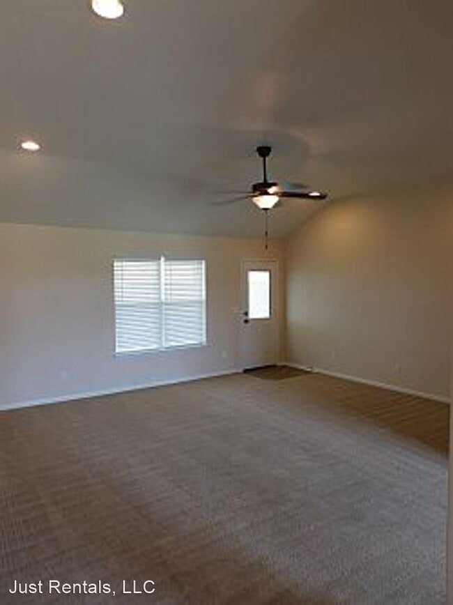 Building Photo - 3 br, 2 bath House - 304 W Little Dipper Dr.