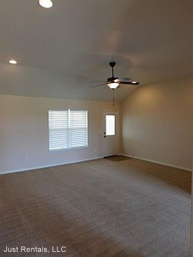 Foto del edificio - 3 br, 2 bath House - 304 W Little Dipper Dr.
