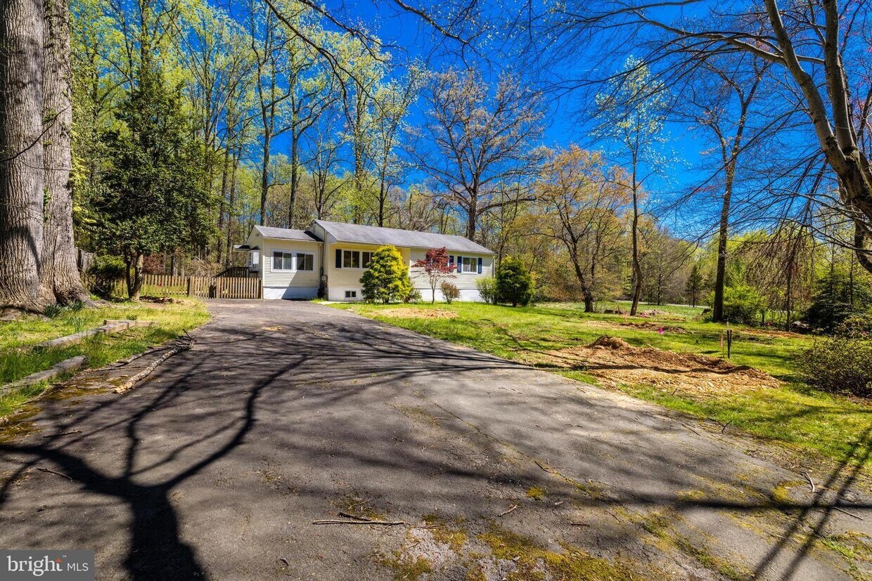 725 Ellsworth Ave, Great Falls, VA 22066 House Rental in Great Falls