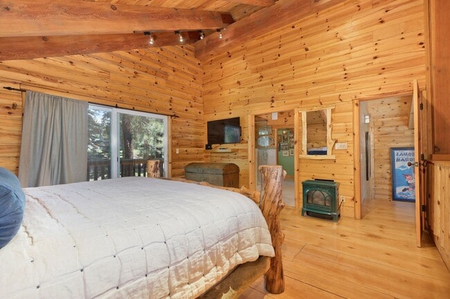 Building Photo - Winter Rental – $18,500/month (5/6-Month Lease)