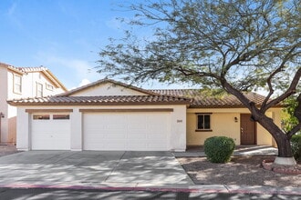 Building Photo - 2541 S De Soto Rd