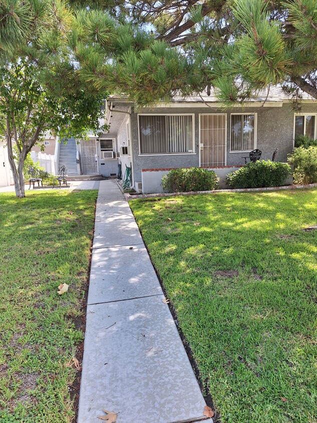 Foto principal - 1618 N Hollywood Way