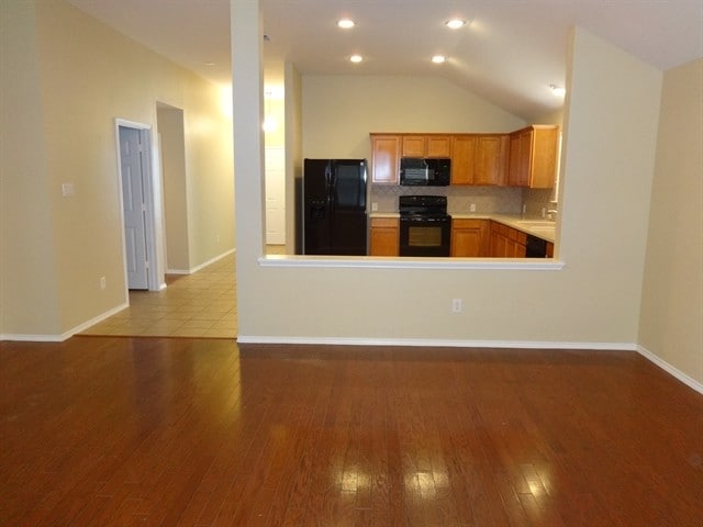 Building Photo - 6317 Pool View Dr